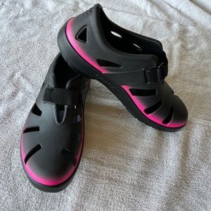 OOFOS Women’s Oocandoo Sandal